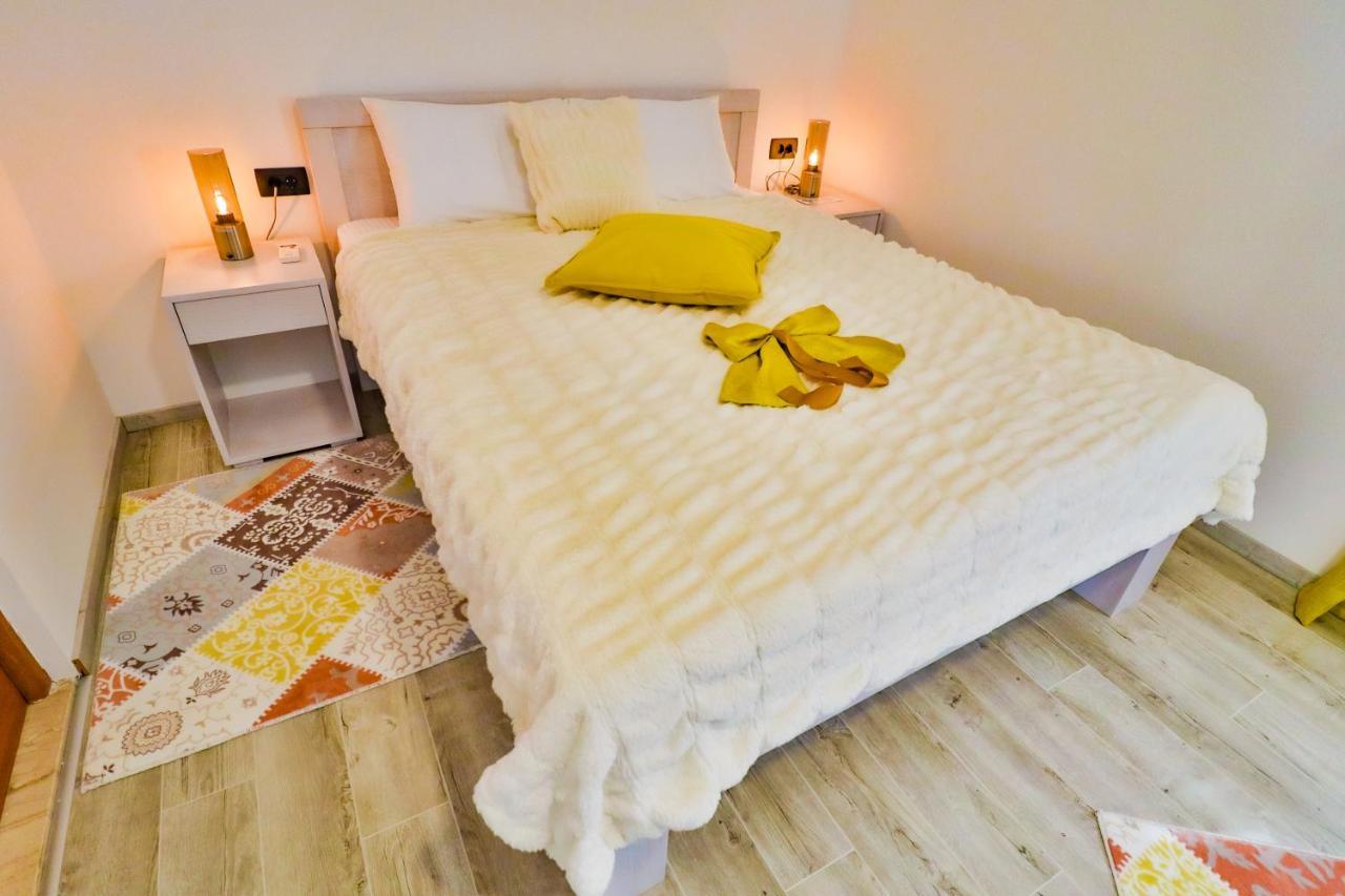 Simo Apartments Airport Podgorica Esterno foto
