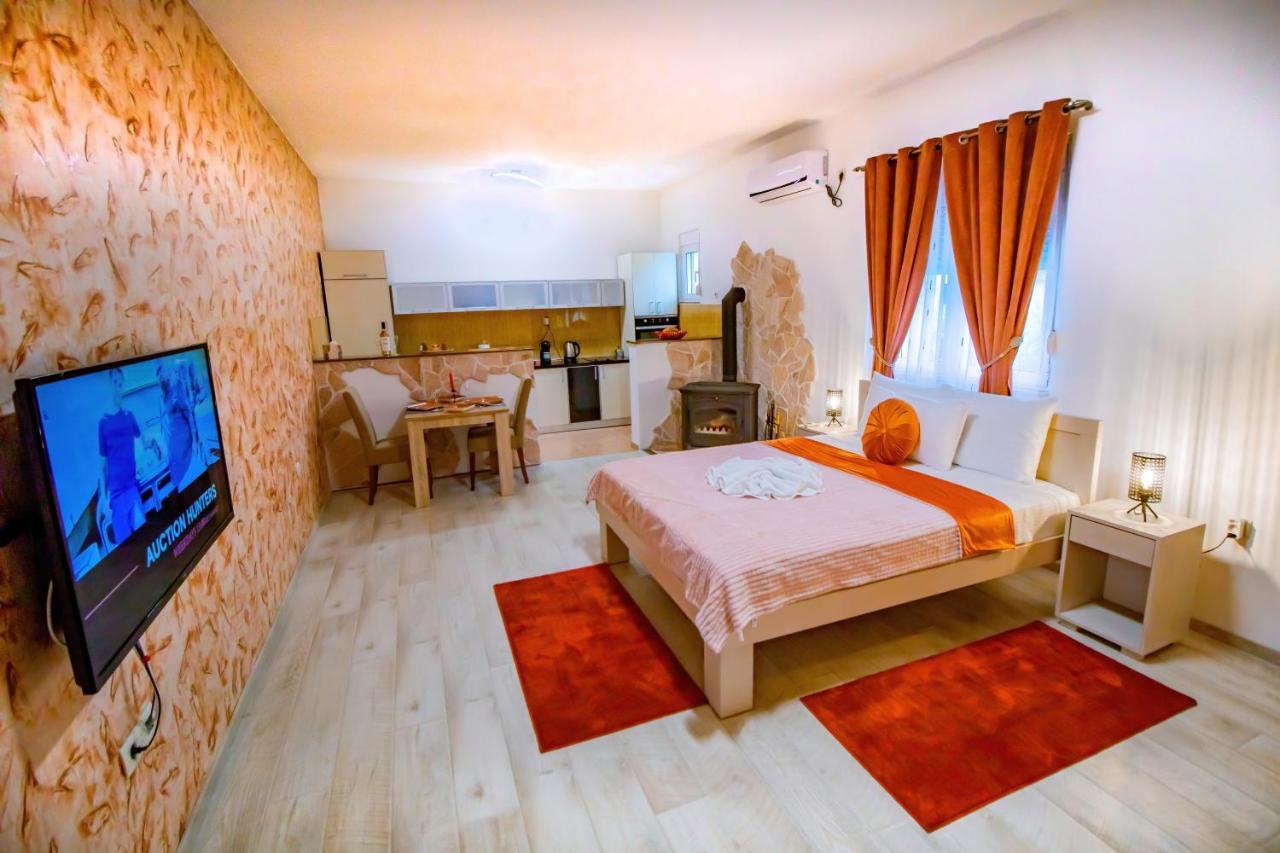Simo Apartments Airport Podgorica Esterno foto