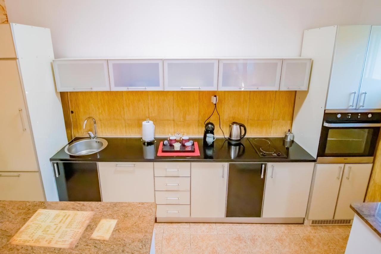Simo Apartments Airport Podgorica Esterno foto